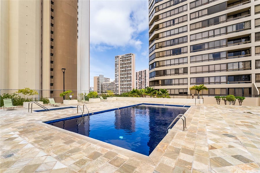 Pool/Jacuzzi