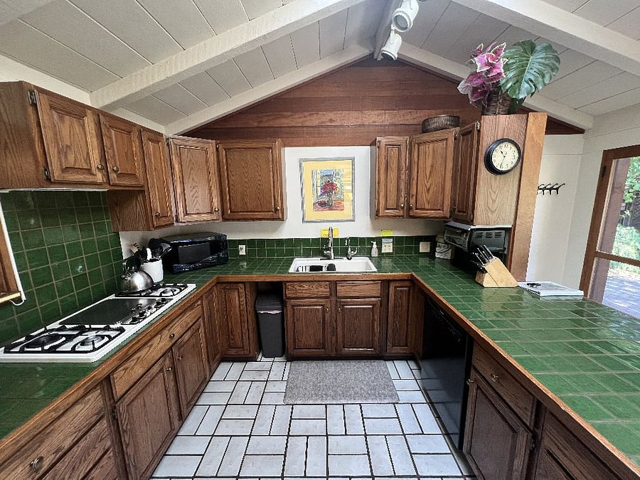 Kitchen with plenty of counter space.