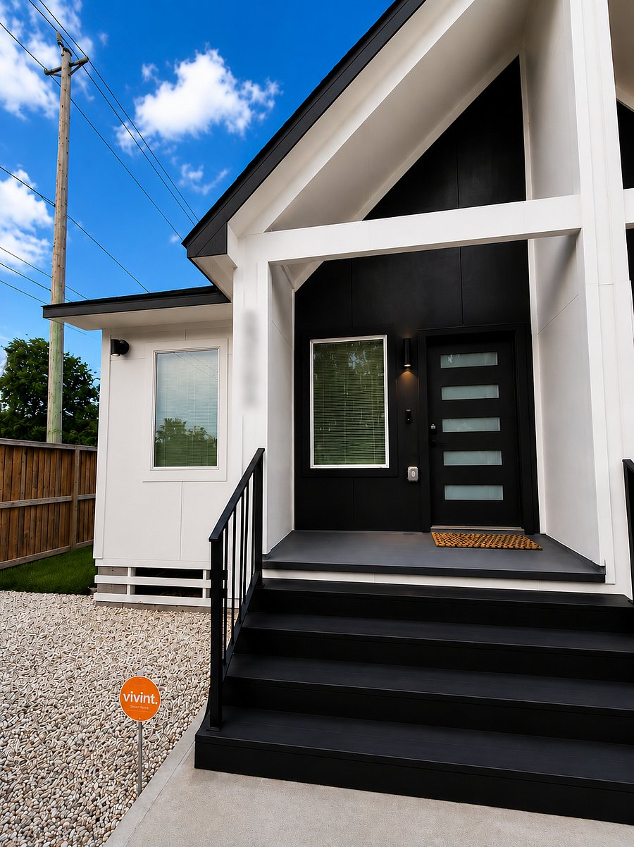 Exterior front of property