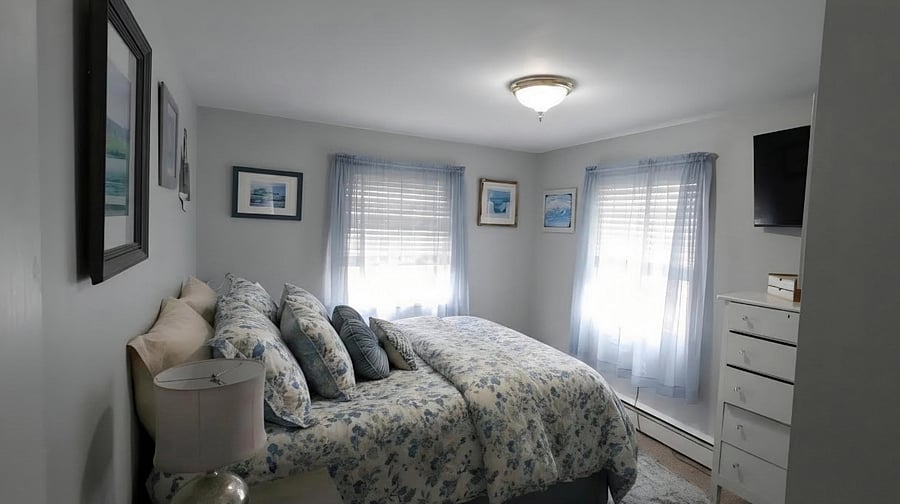 Queen bedroom