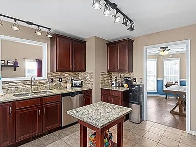 Furnished Finder property 998246_1 photo 8