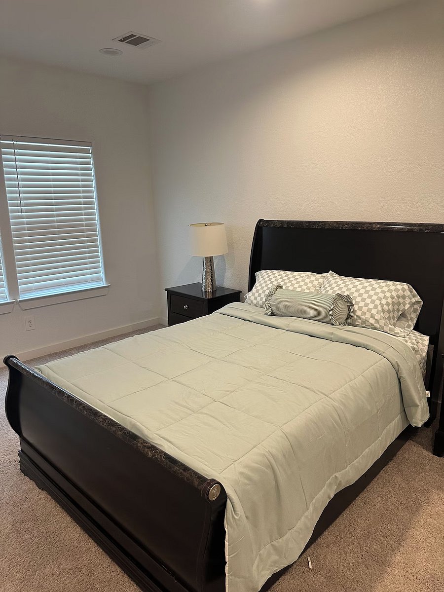 Furnished Finder property 998258_1 photo 15