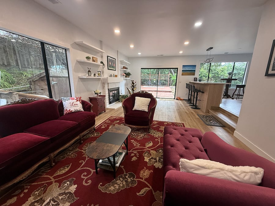 Den/Entertainment