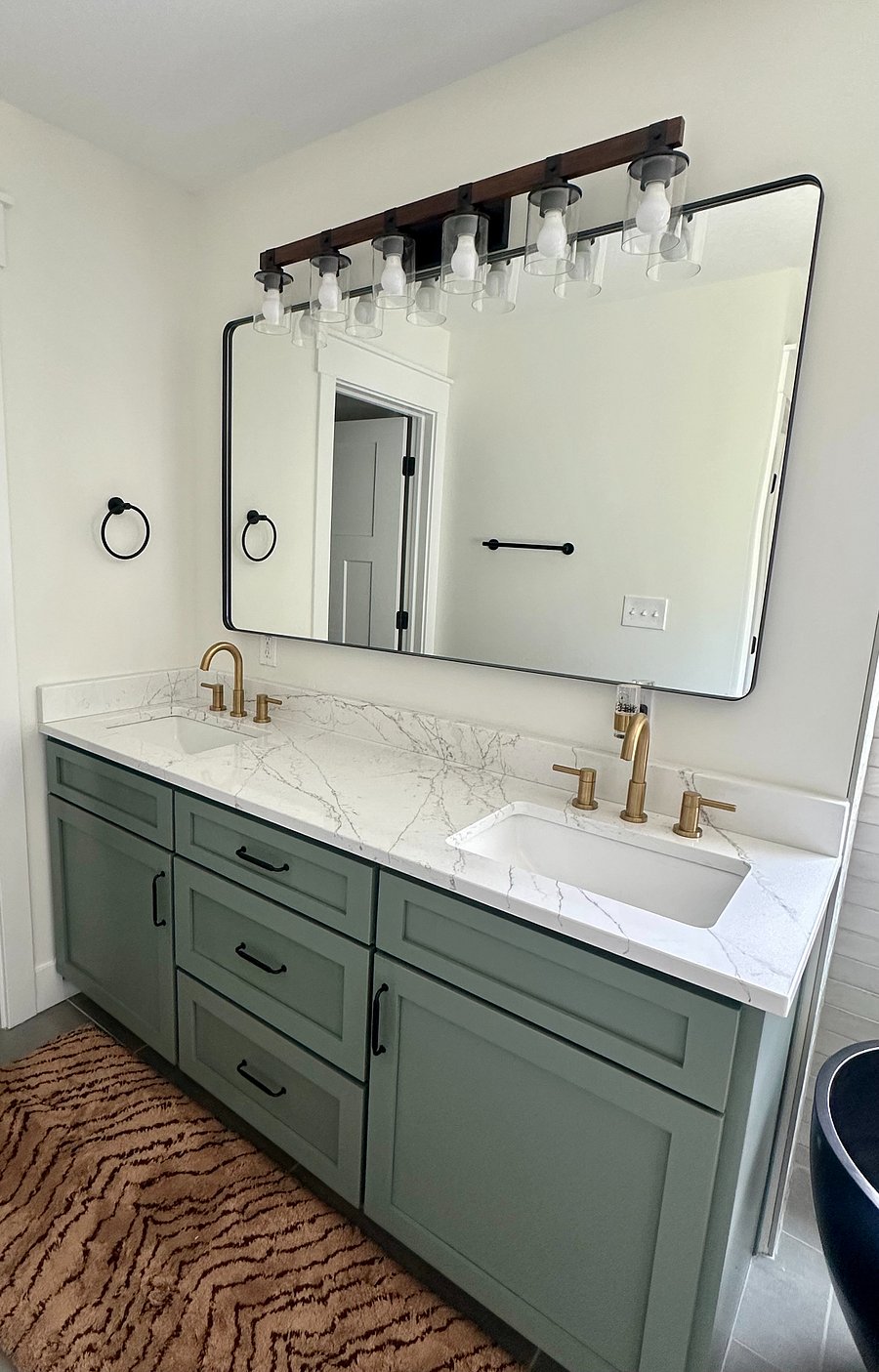 Master Bathroom Vanity w/ granite countertops