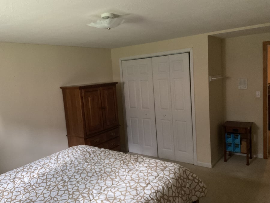 Armoire & Closet