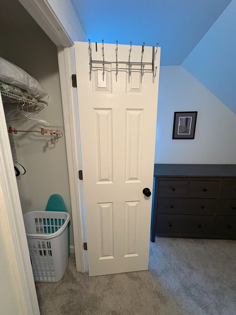 Tenant private bedroom - large closet.