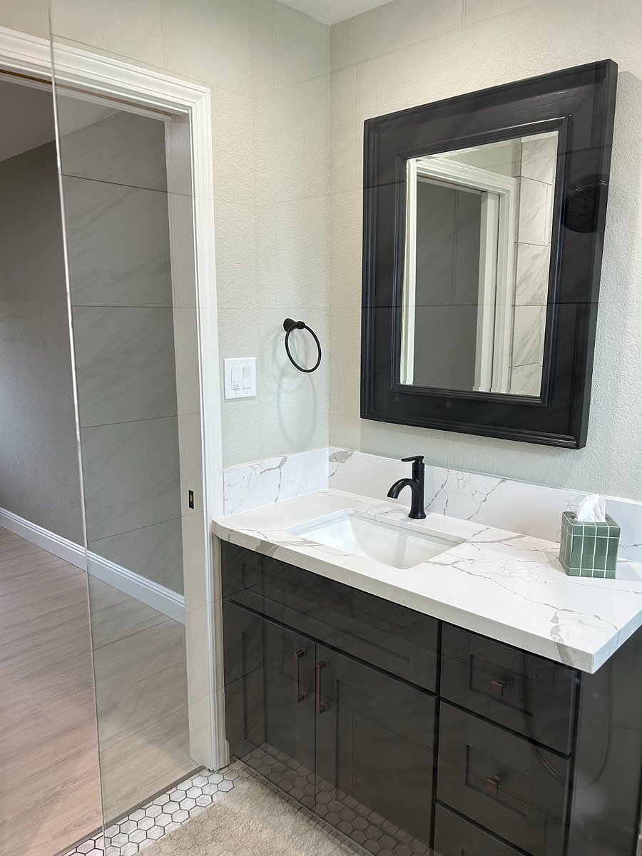 Bathroom 2 vanity