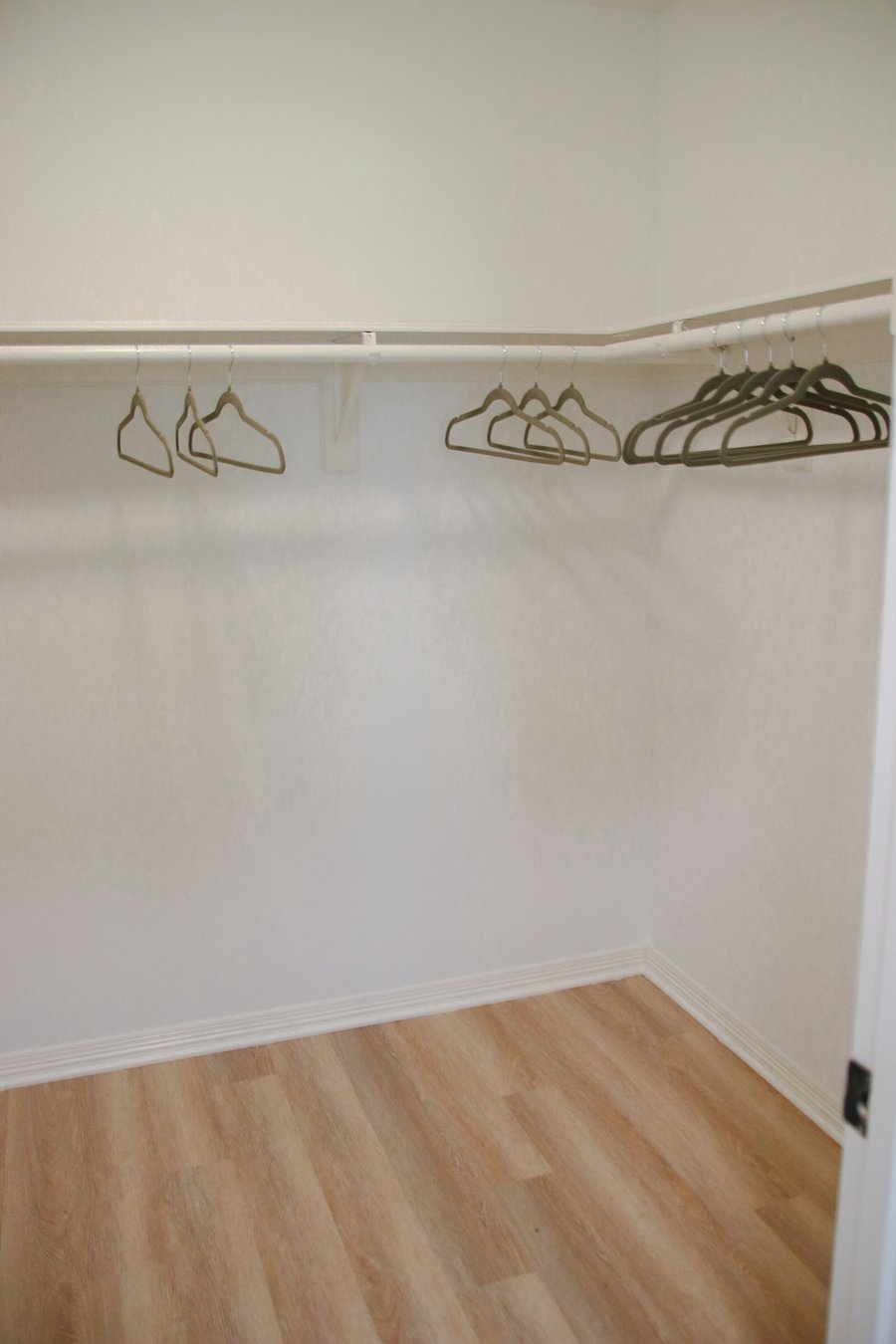 Furnished Finder property 998521_1 photo 15