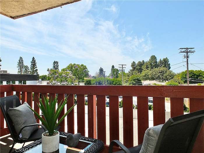Furnished Finder property 998551_1 photo 9