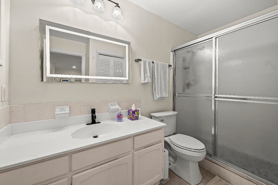Master Bedroom Bathroom