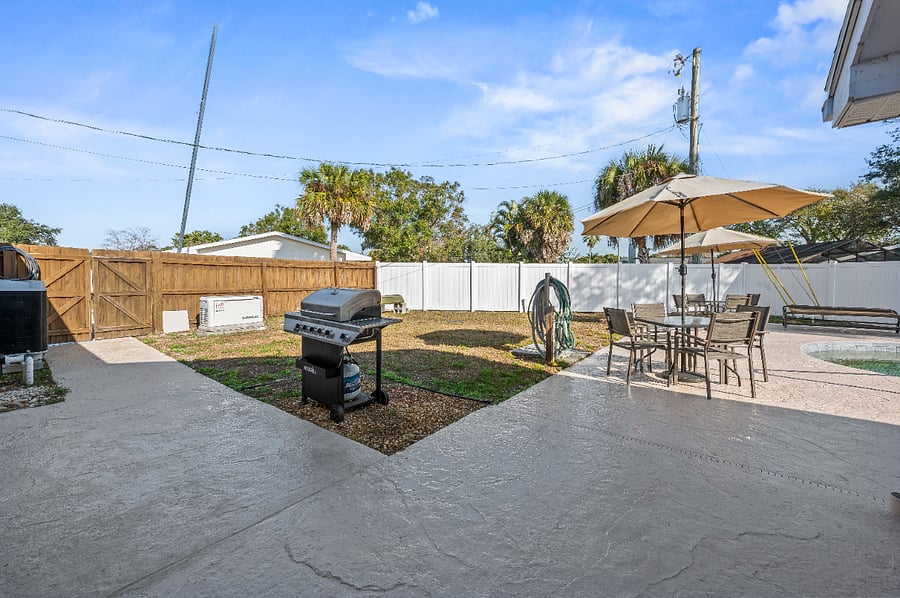 Grilling and lounge area