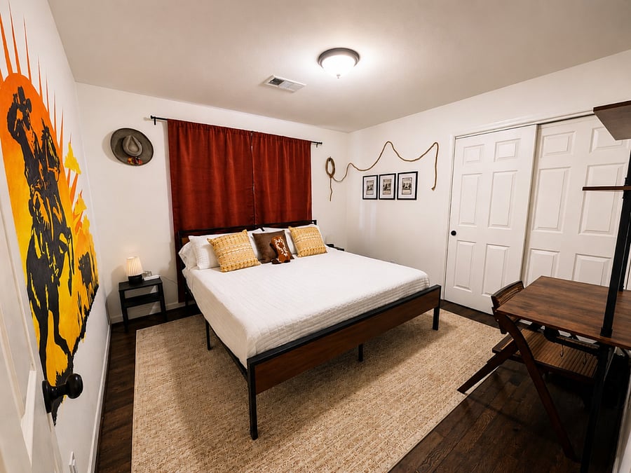 2nd bedroom with king bed