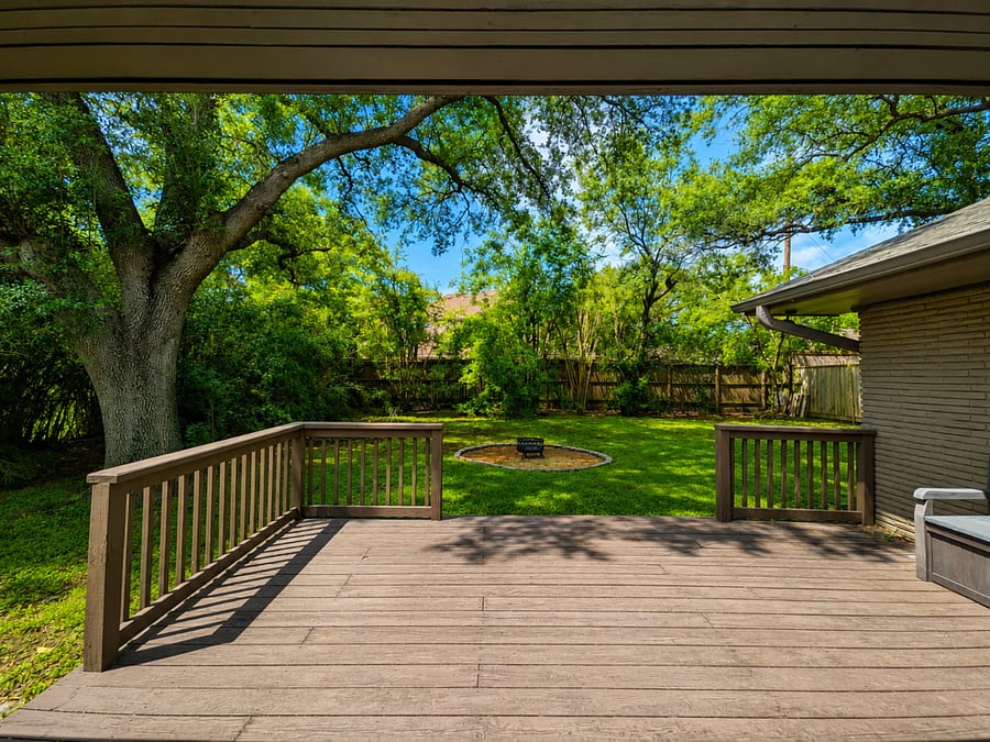 Deck with firepit