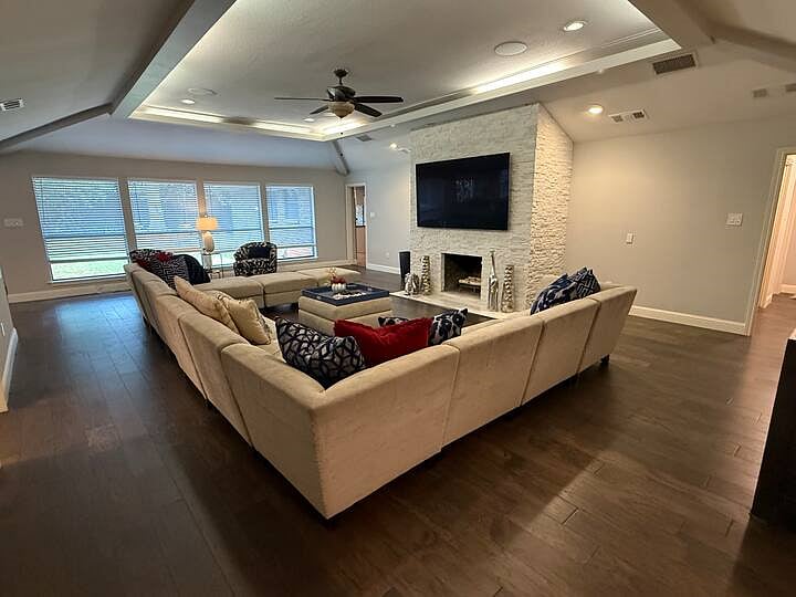 Furnished Finder property 998685_1 photo 3