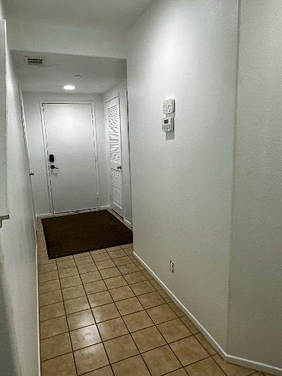 Furnished Finder property 998703_1 photo 8