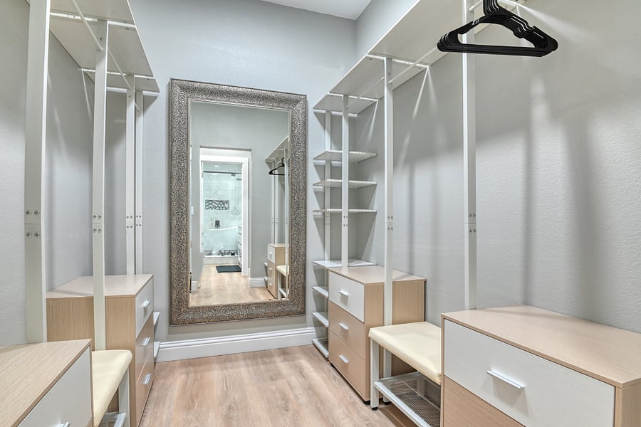 En Suite Bedroom walk in closet