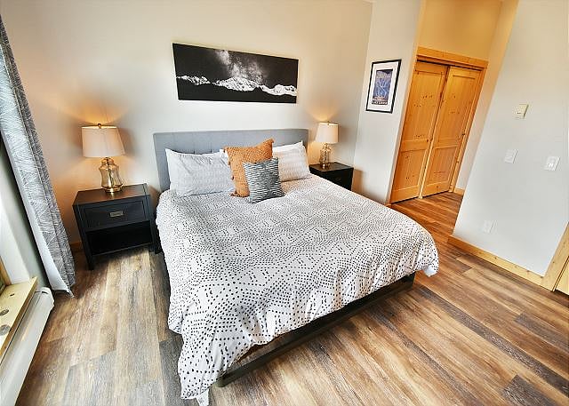King bedroom - upstairs