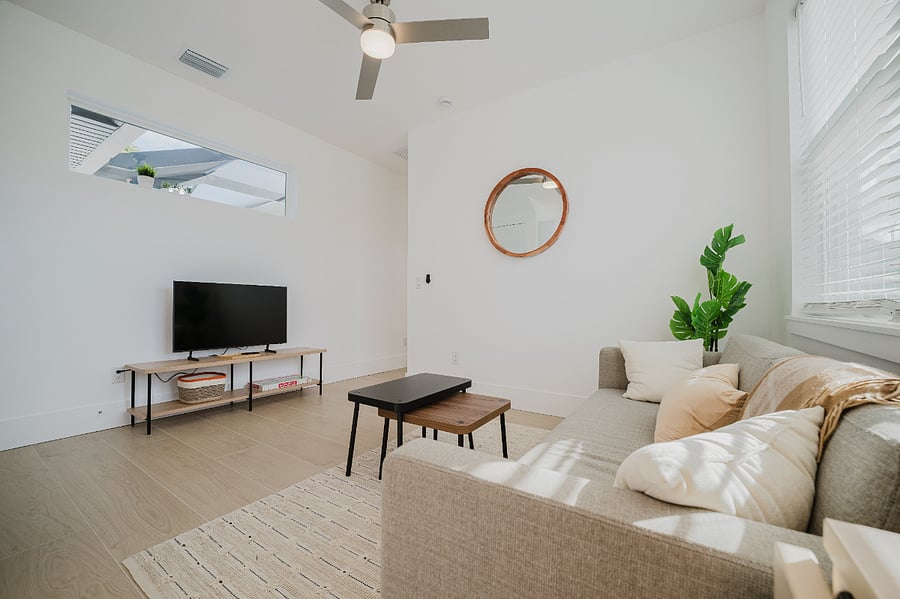 Living area in 1 bedroom suite