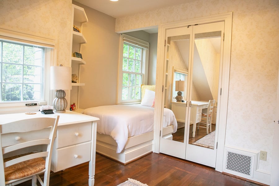 Guest Bedroom with Twin