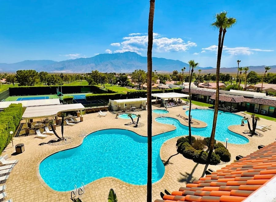 Swimming pool - Country Club amenity at additional fee