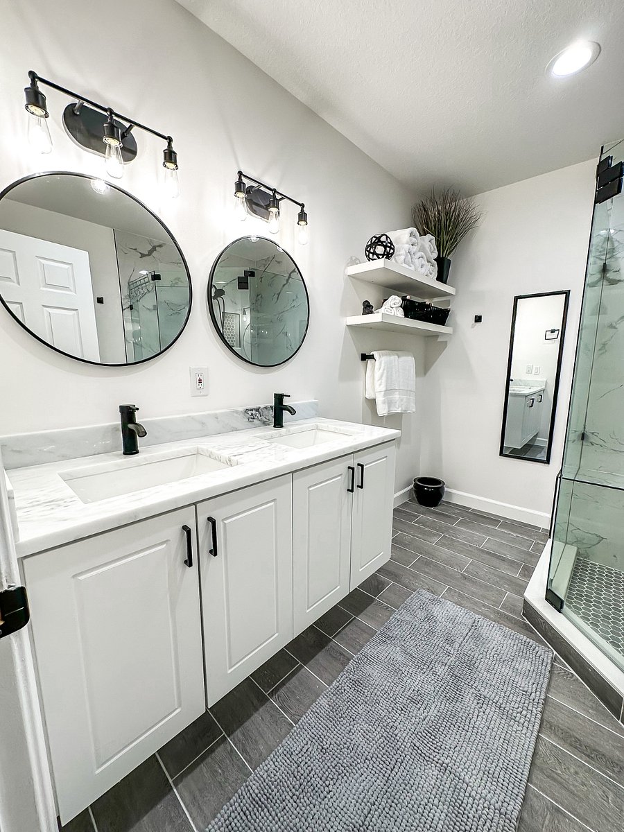 Master bathroom 