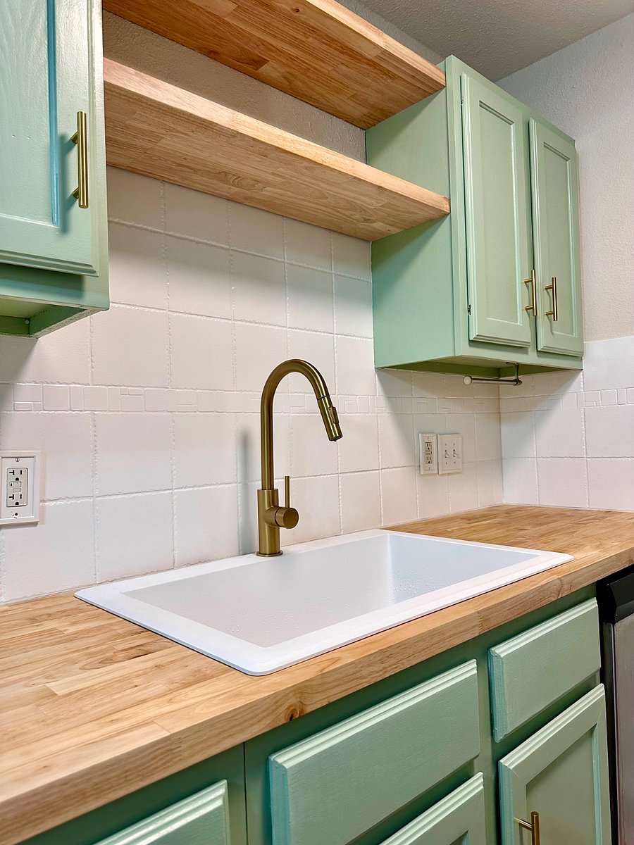 Large Sink, New Fixtures