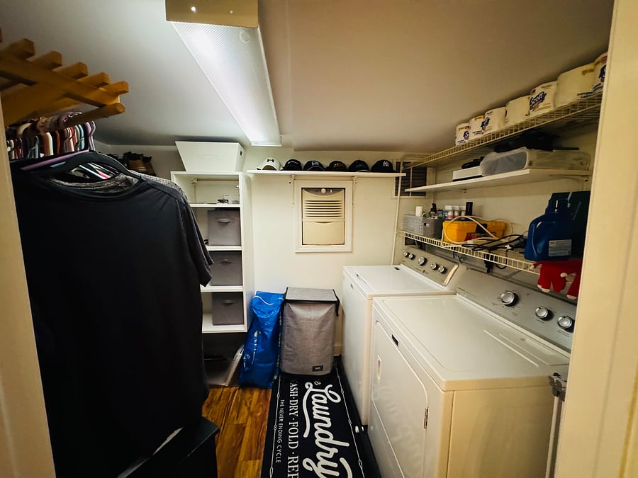 Walk in closet with washer dryer