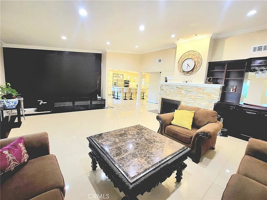 Furnished Finder property 999122_1 photo 3
