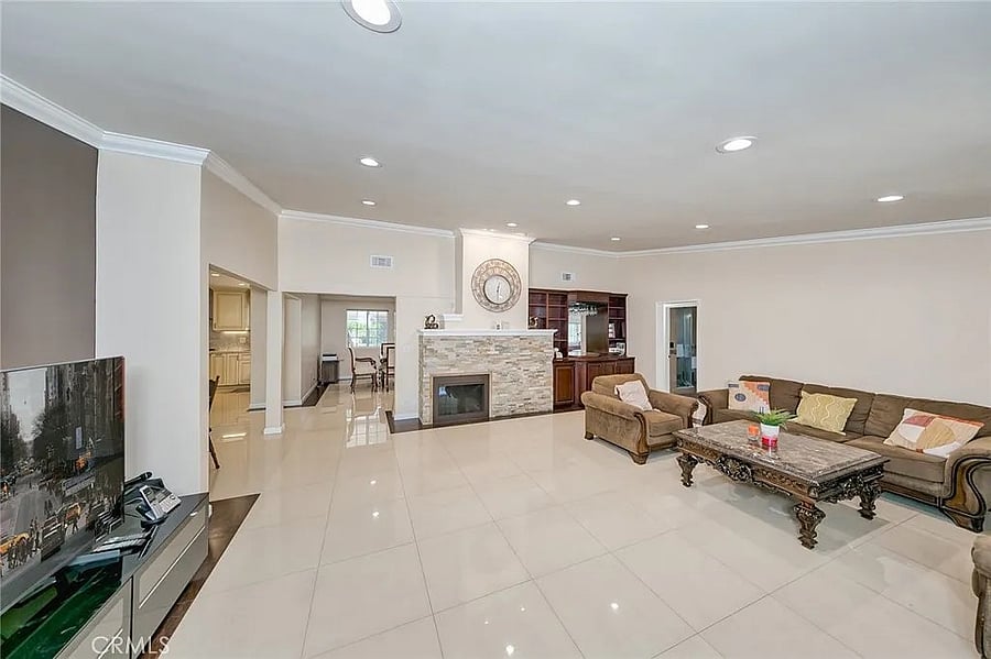 Furnished Finder property 999122_1 photo 4