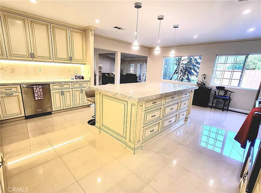 Furnished Finder property 999122_1 photo 9