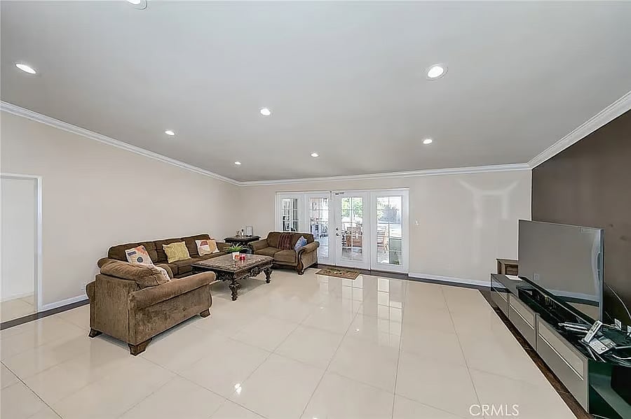 Furnished Finder property 999122_2 photo 12