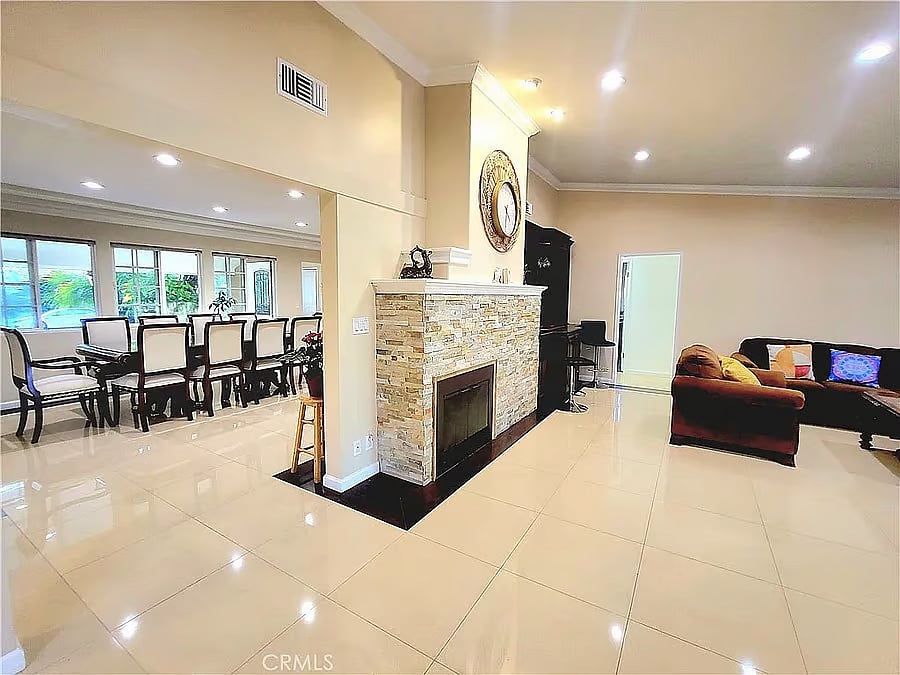 Furnished Finder property 999122_3 photo 24