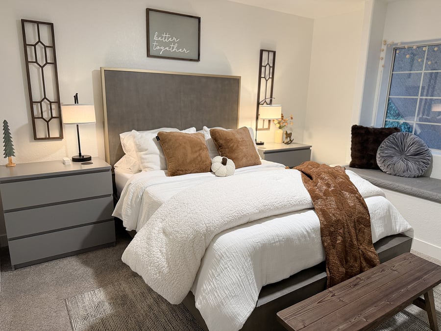 Bedroom 2 with Queen 