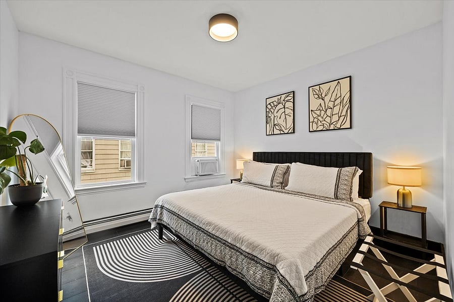 Bedroom 1 - Main Floor