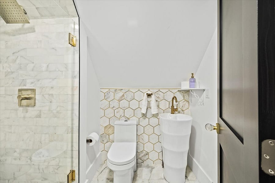 Bathroom 2 - upstairs