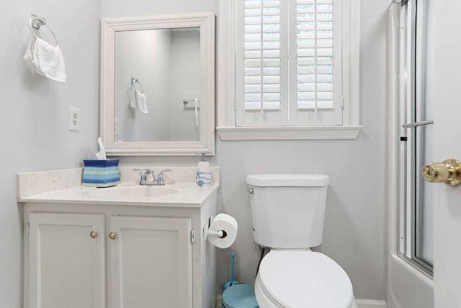 Full Bathroom #2