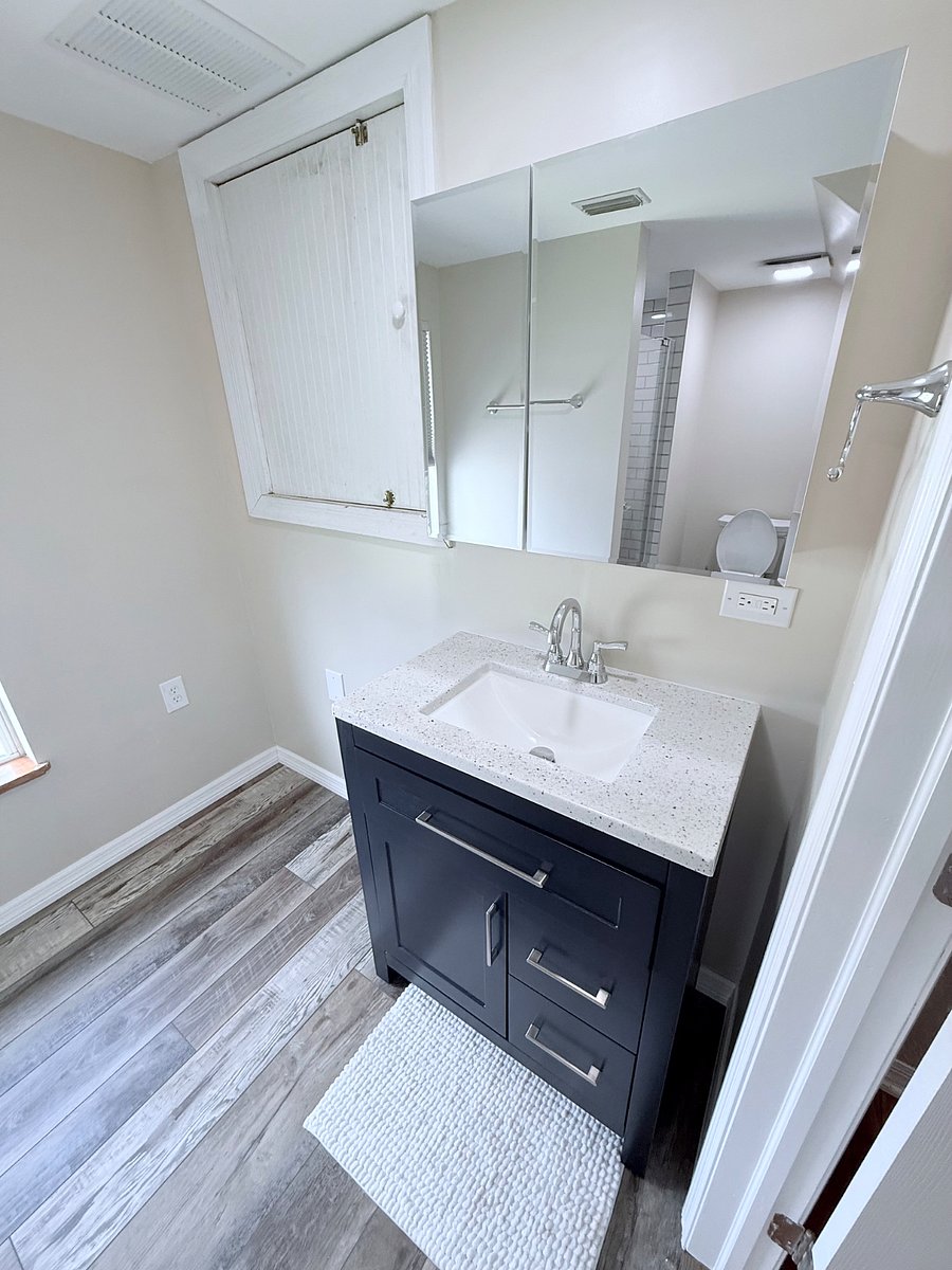 Upstairs bathroom with shower 