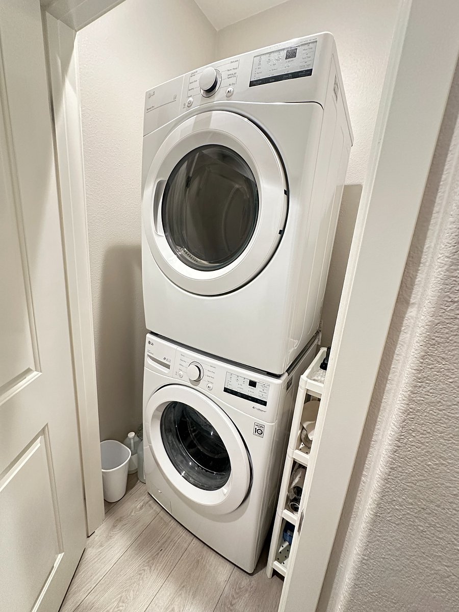 Stack washer/dryer