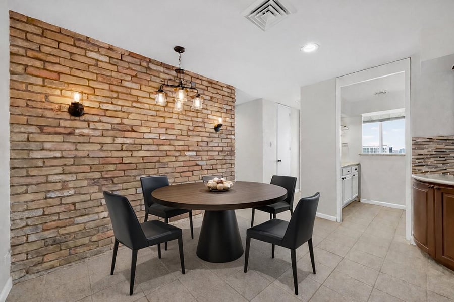 Virtually Staged Eat In Kitchen