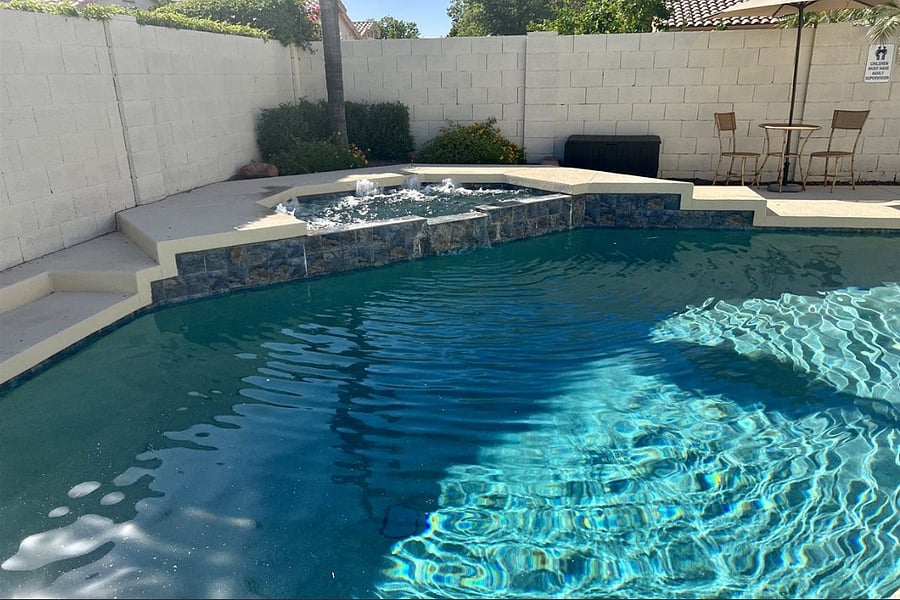 Pool and spa/hot tub can be heated