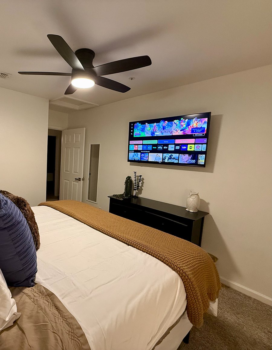 Bedroom 3: New Smart TV
