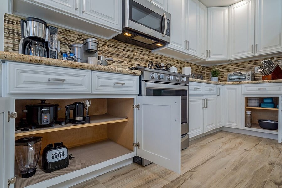 Fully equipped kitchen and house