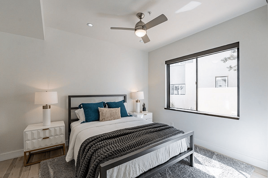 Secondary Bedroom: Queen size bed