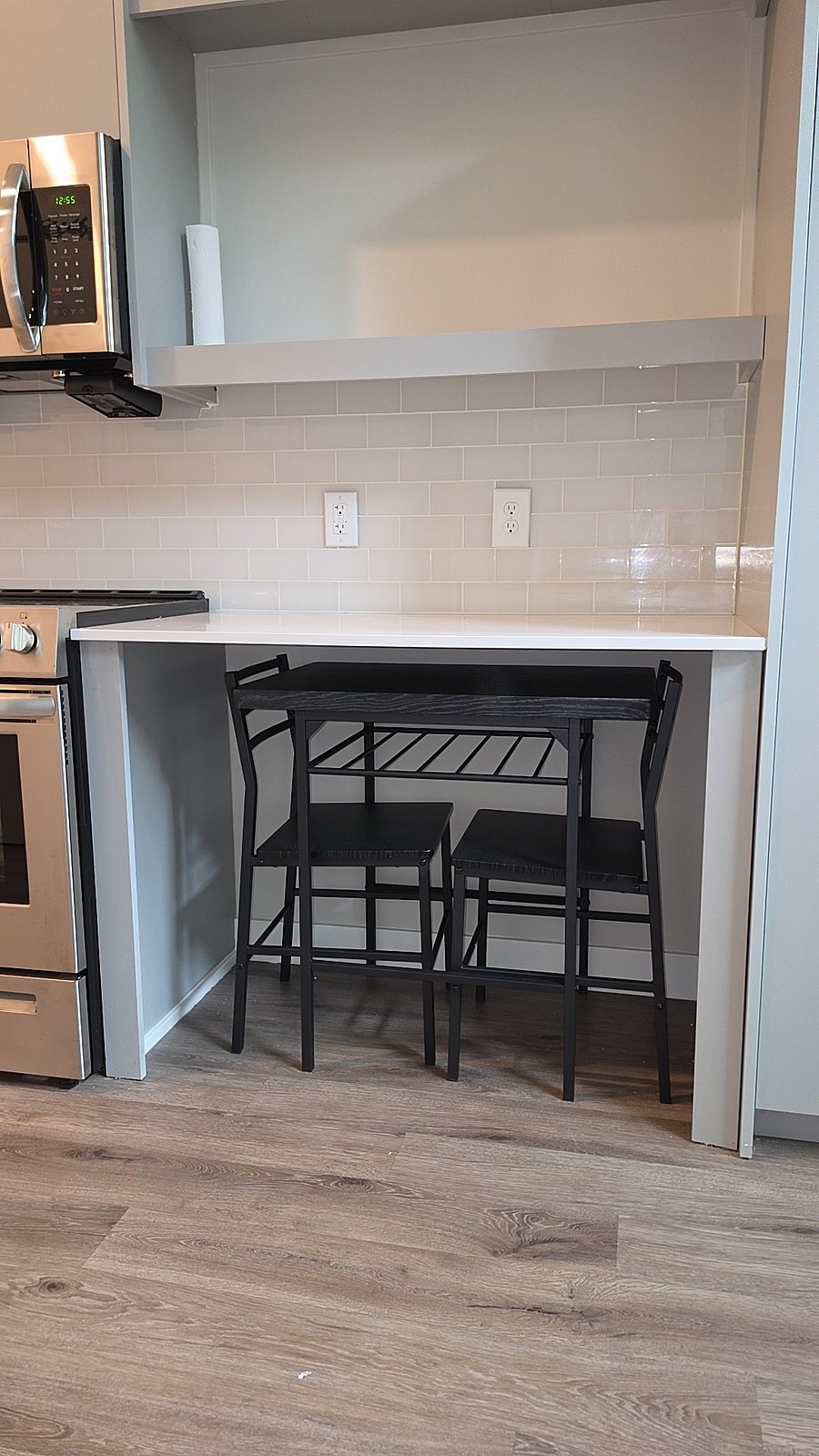 2 person table under nook