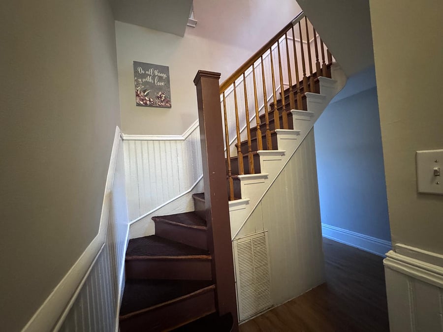 Let's check out the upstairs