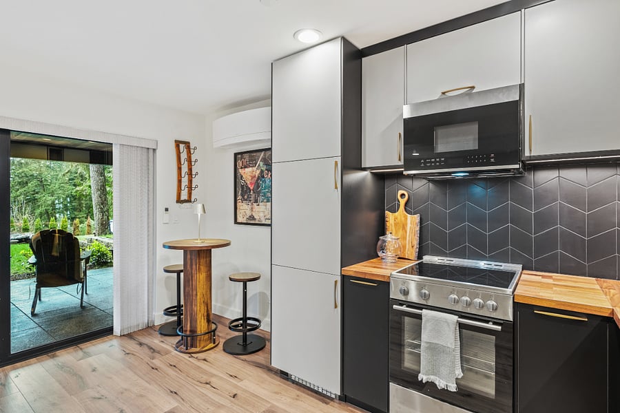 small dining area off kitchen 