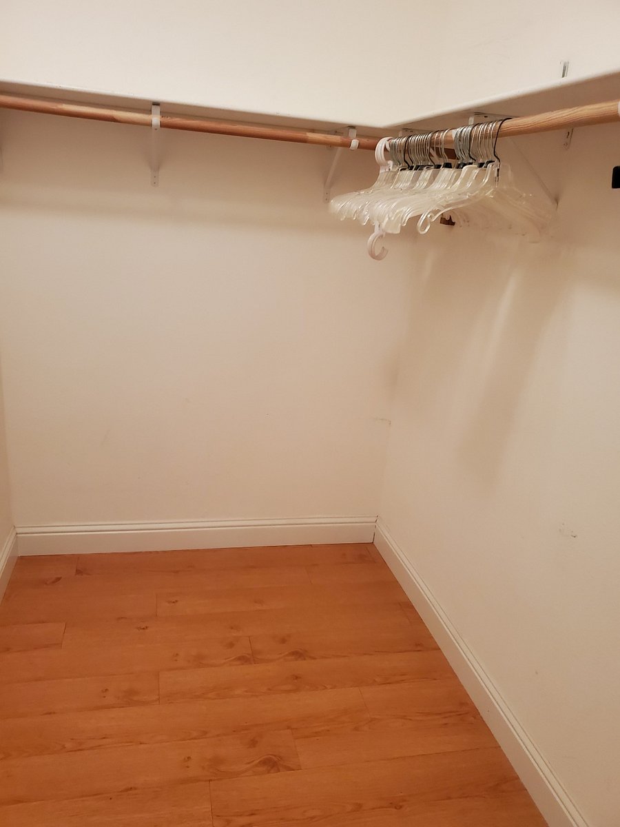 walk-in closet