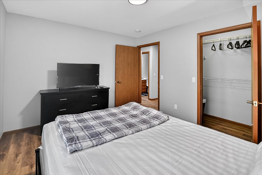 Furnished Finder property 999475_1 photo 35