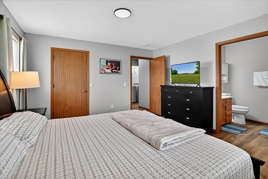 The Suite Dreams Room
