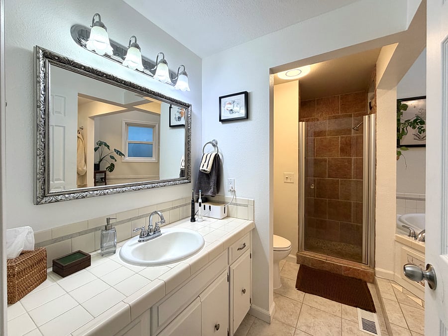 Furnished Finder property 999481_1 photo 13